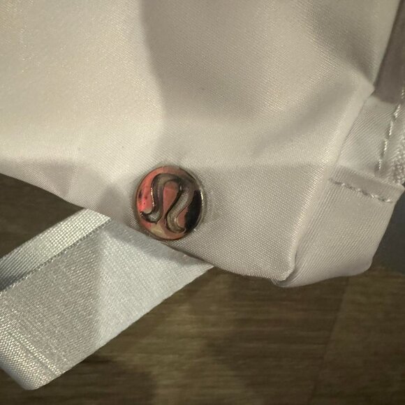 Lululemon Everywhere Belt Bag WHITE BRAND NEW Purse Crossbody 1L - Picture 3 of 5